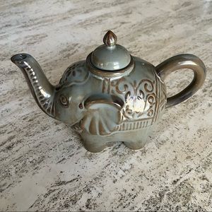 Elephant teapot